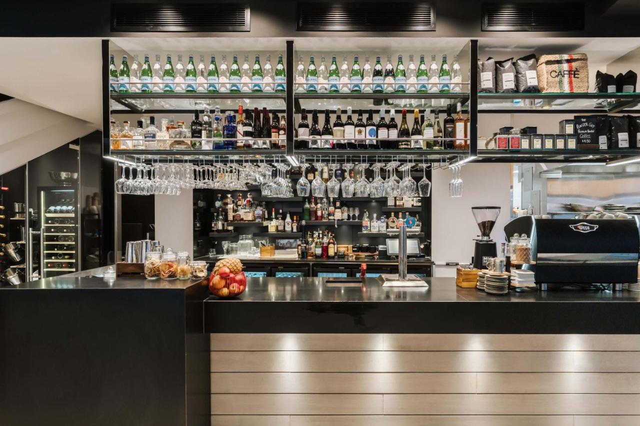 Peppers Waymouth Hotel Αδελαΐδα Εξωτερικό φωτογραφία The bar at the restaurant