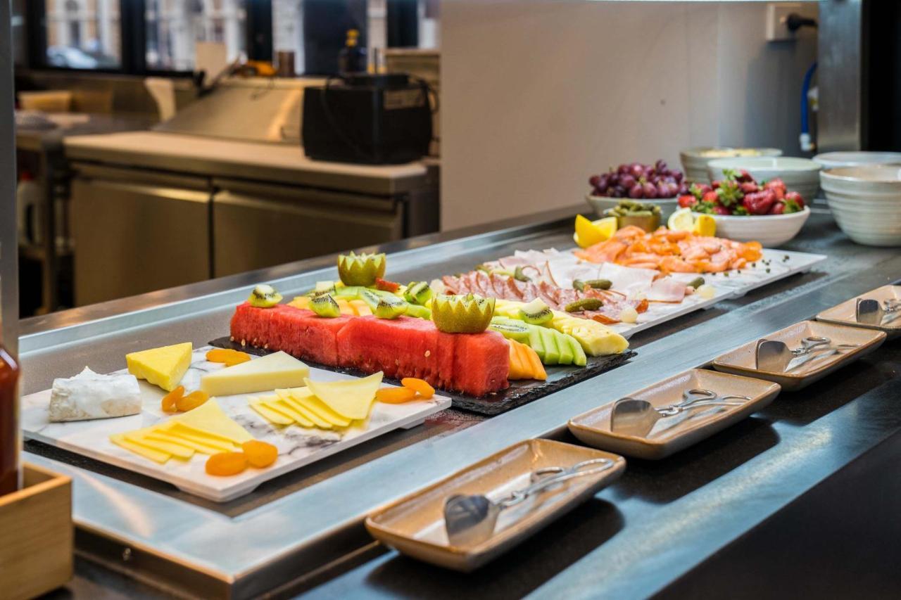 Peppers Waymouth Hotel Αδελαΐδα Εξωτερικό φωτογραφία A buffet at a hotel
