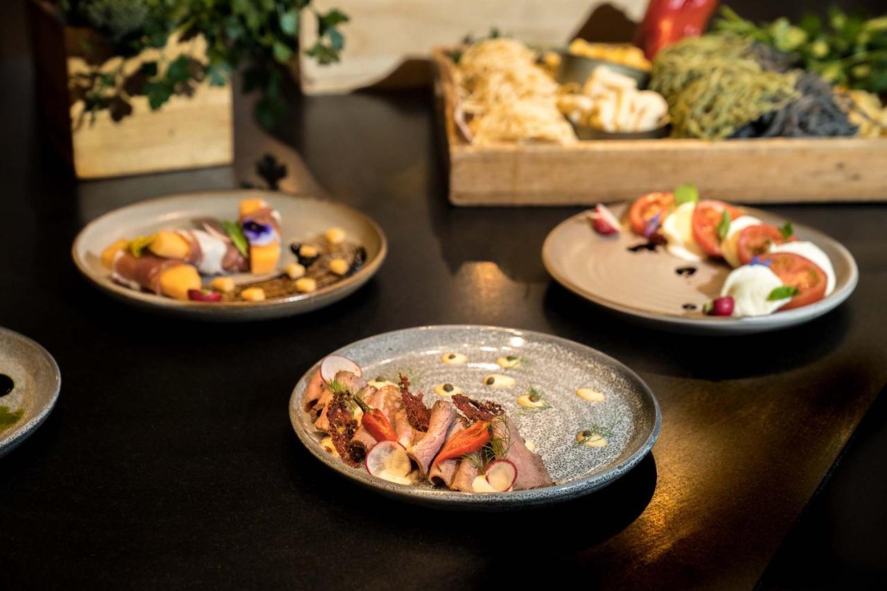 Peppers Waymouth Hotel Αδελαΐδα Εξωτερικό φωτογραφία A selection of tapas