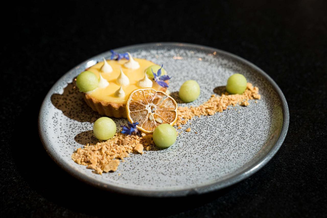 Peppers Waymouth Hotel Αδελαΐδα Εξωτερικό φωτογραφία A lemon meringue tart