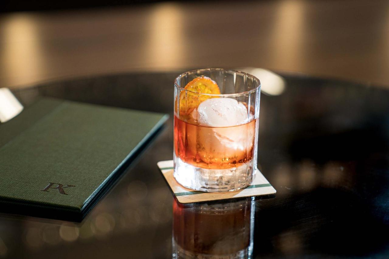 Peppers Waymouth Hotel Αδελαΐδα Εξωτερικό φωτογραφία A Negroni cocktail
